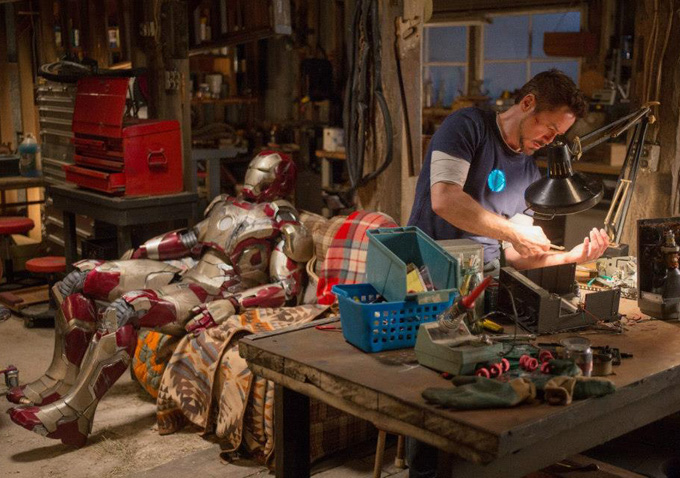Iron Man 3, Robert Downey Jr. garage