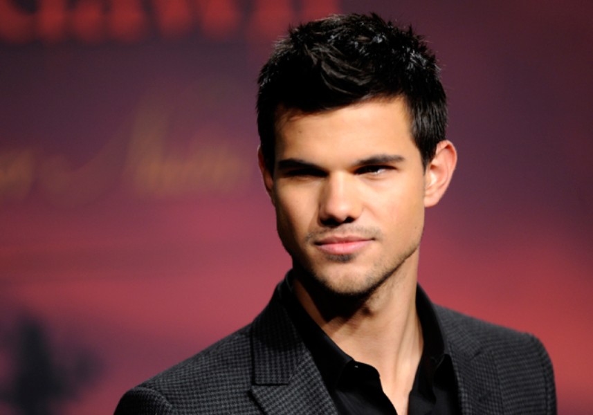 Taylor Lautner Reveals If Taylor Swift Broke Up With Him & More Highlights  From His 'Call Her Daddy' Interview | Alex Cooper, Call Her Daddy, Tay  Dome, Taylor Lautner, Taylor Swift |