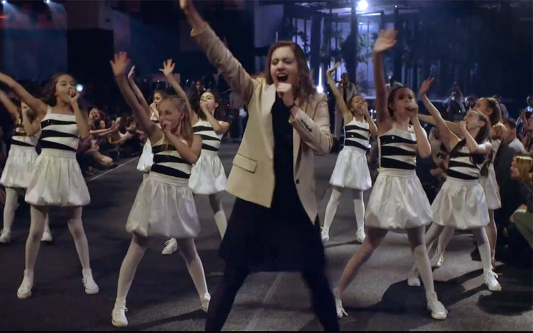 Film: Spike Jonze directs a LIVE Arcade Fire music video with