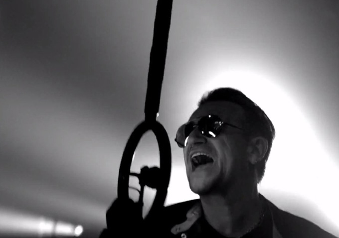U2 Invisible