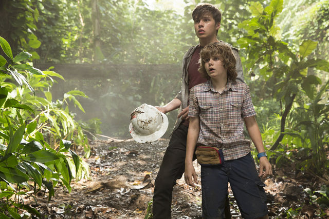 Jurassic World Nick Robinson Ty Simpkins