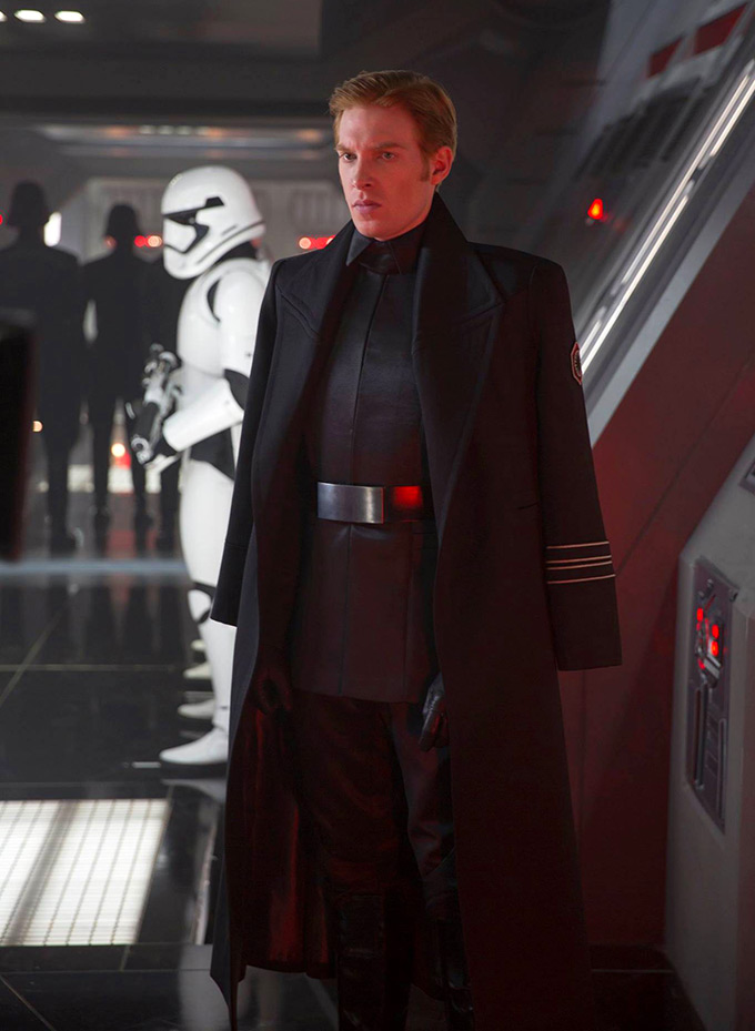 Star Wars: The Force Awakens (skip crop)