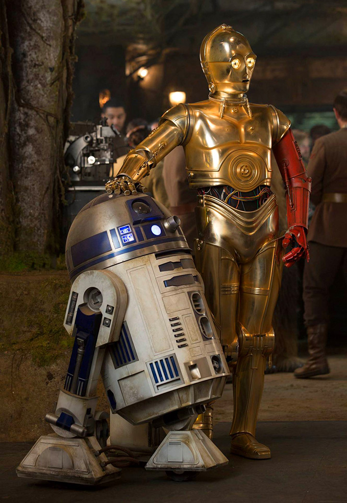 Star Wars: The Force Awakens (skip crop)