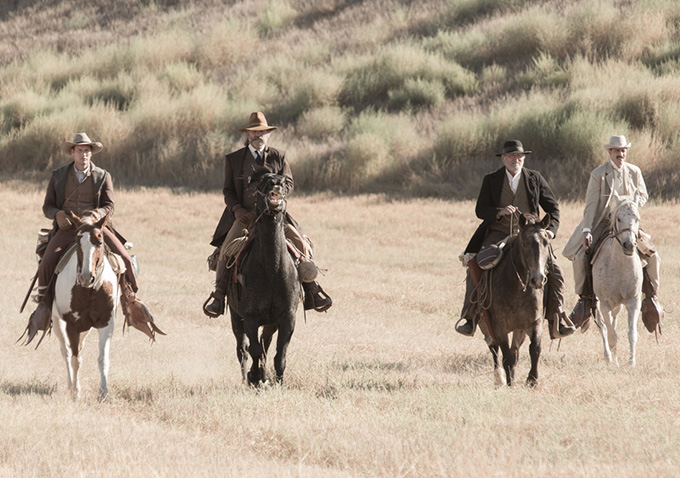 Review: Hugely Enjoyable Horror Western 'Bone Tomahawk' Starring Kurt ...