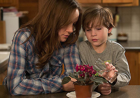 Brie Larson-Jacob Tremblay-the Room-485