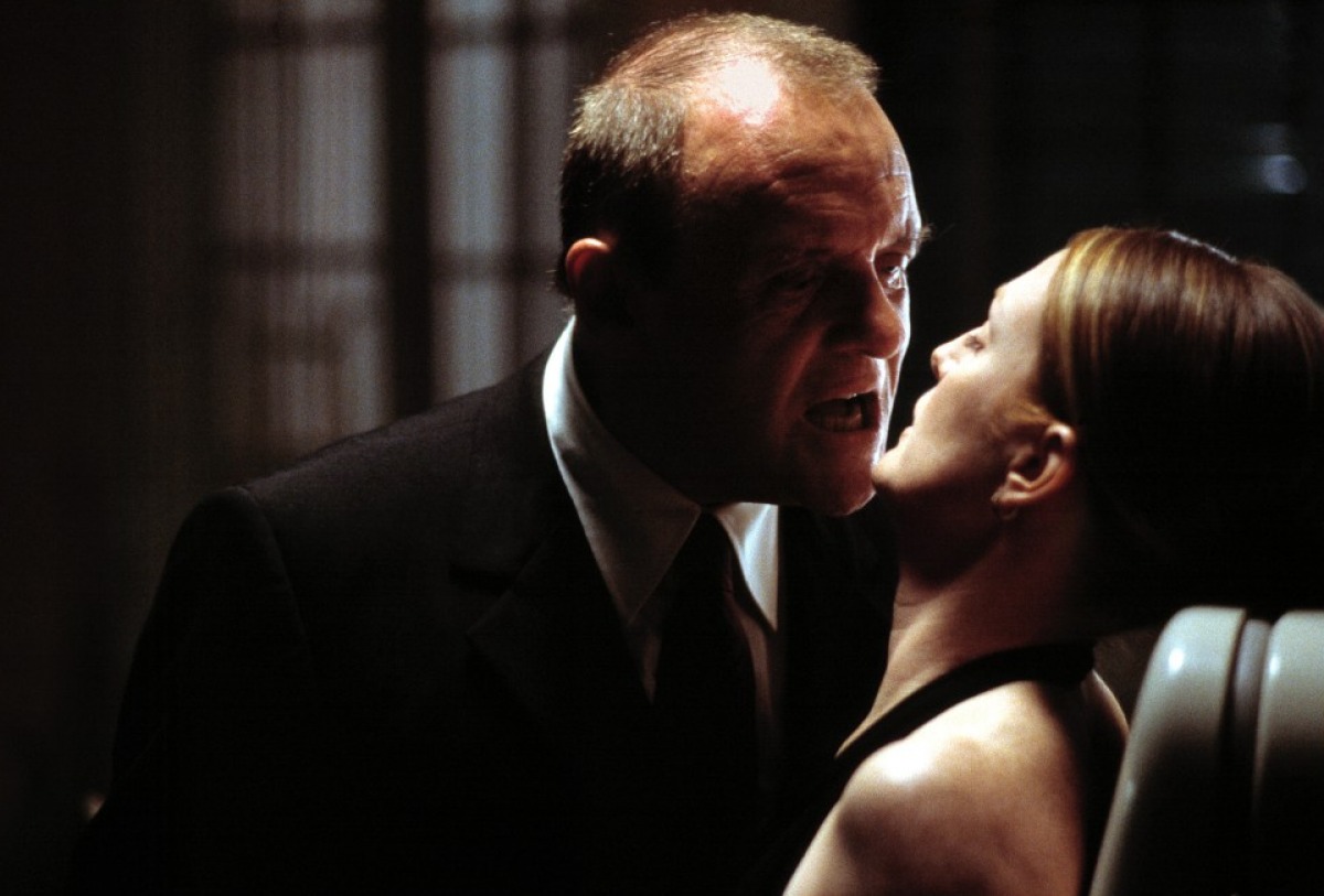 Hannibal-2001-anthony-hopkins-julianne-moore