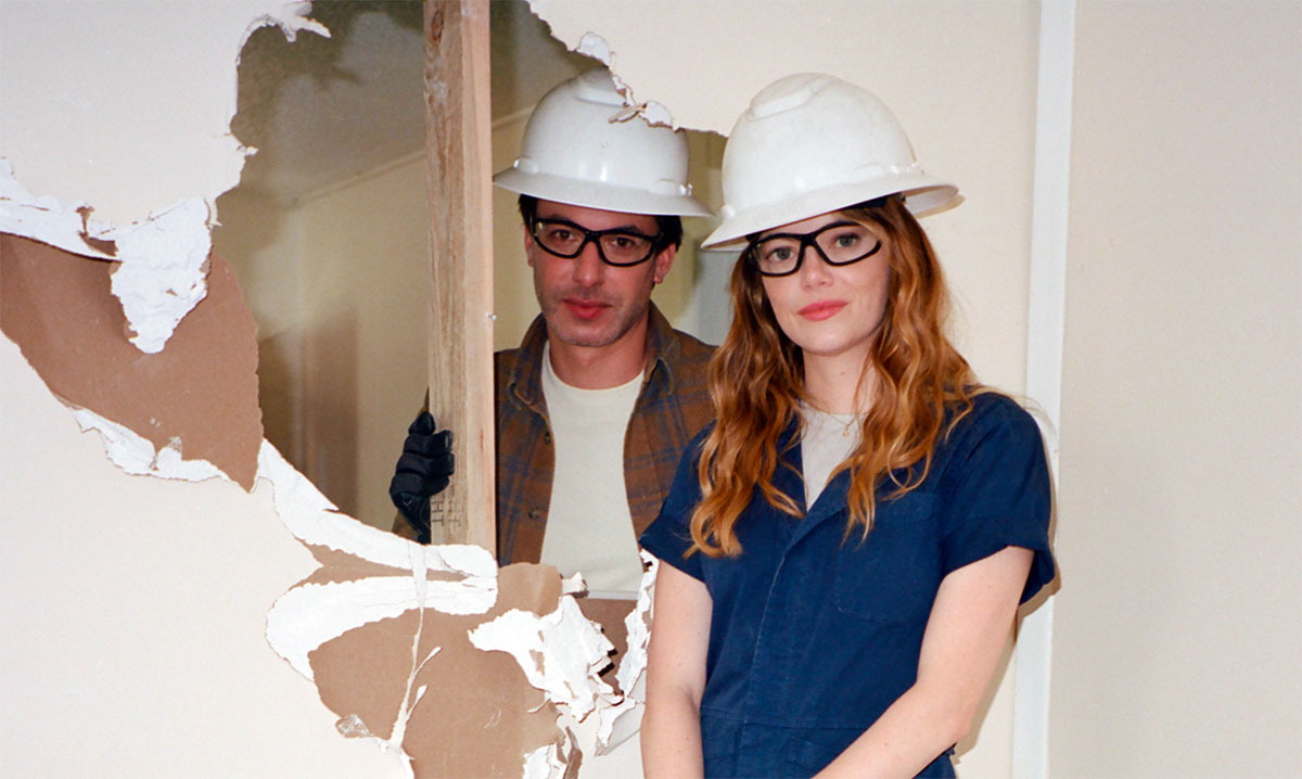 Nathan Fielder & Emma Stone’s Odd & Bizarre Home Improvement Comedy Premieres Nov 10 On Paramount+ [New Photos]