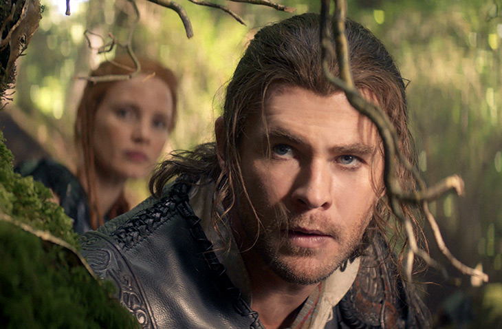 Watch Epic New Trailer For The Huntsman Winters War With Chris Hemsworth Charlize Theron 