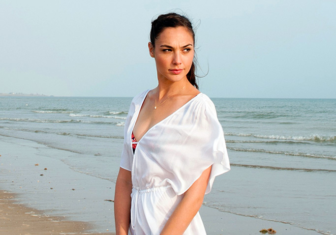 Has It Really Come To This? Gal Gadot Defends Breast Size For Wonder Woman  Role In 'Batman Vs. Superman