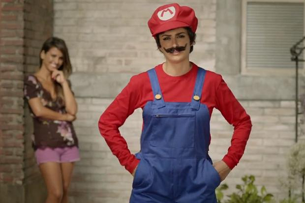 Watch Penelope Cruz Is Super Mario In New Ad For Nintendo 3ds Bennett Miller Directed Mandms 1978