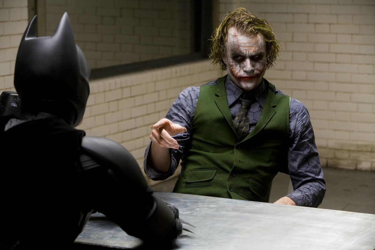 dark-knight-heath-ledger-christian-bale