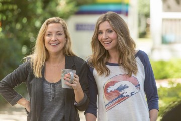 Review: 'Mother's Day' Starring Julia Roberts, Jennifer Aniston, Kate Hudson, Jason Sudeikis and More 3