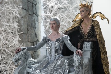 Review: 'The Huntsman: Winter's War' Starring Chris Hemsworth, Jessica Chastain, Emily Blunt & Charlize Theron 4