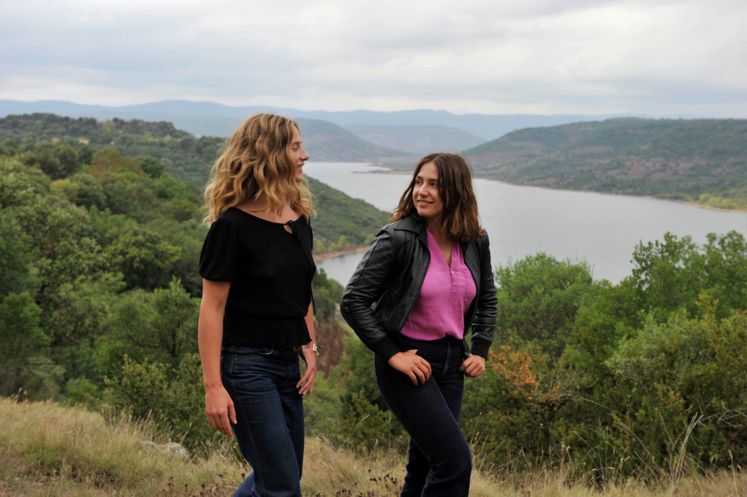 Cécile De France and Izïa Higelin in Summertime