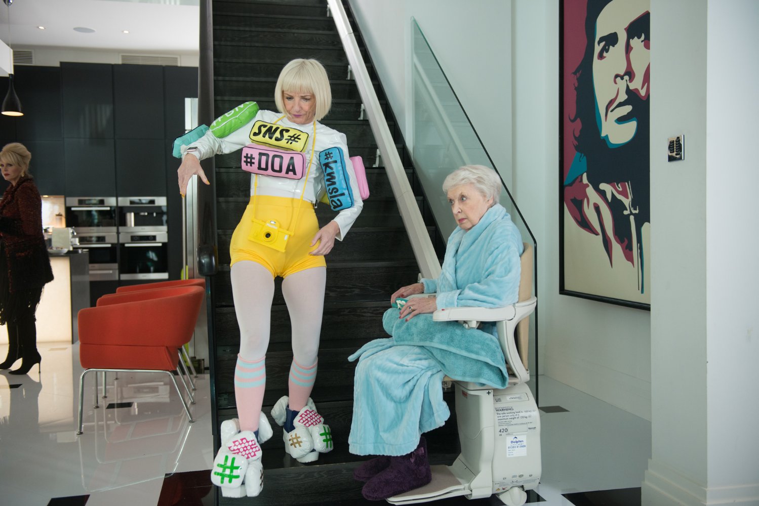 Jane Horrocks and June Whitfield in Absolutely Fabulous- The Movie (2016)