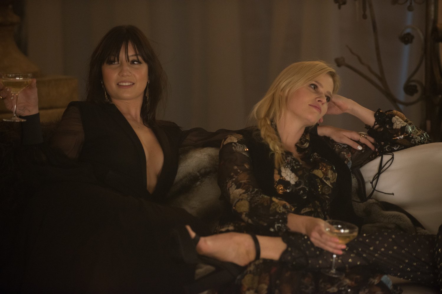 Daisy Lowe and Lara Stone in Absolutely Fabulous- The Movie (2016)