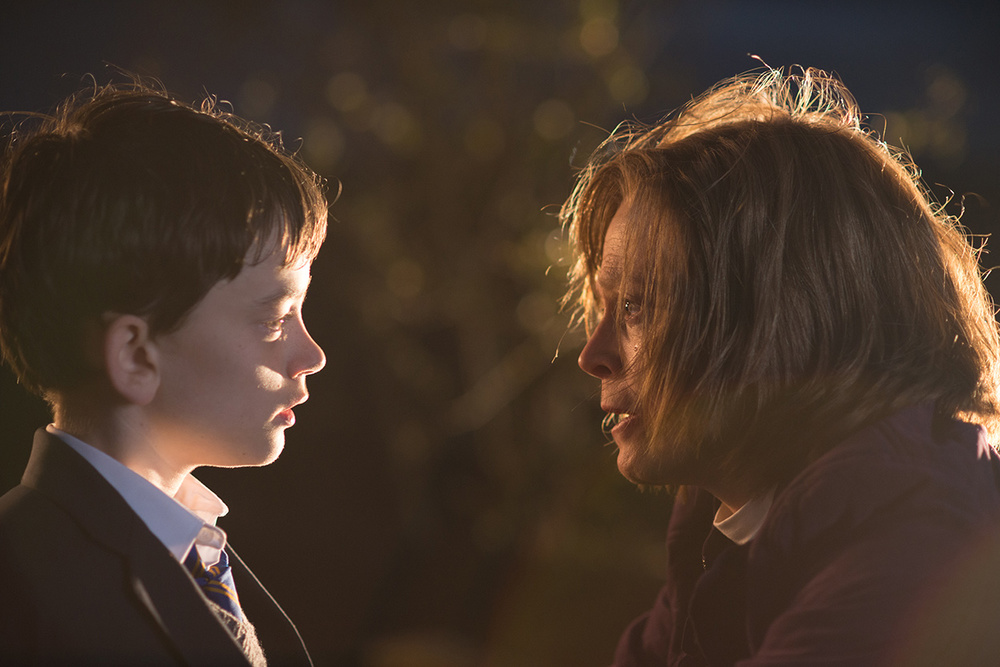 A monster calls Juan Antonio Bayona, Liam Neeson-Felicity Jones-monster06