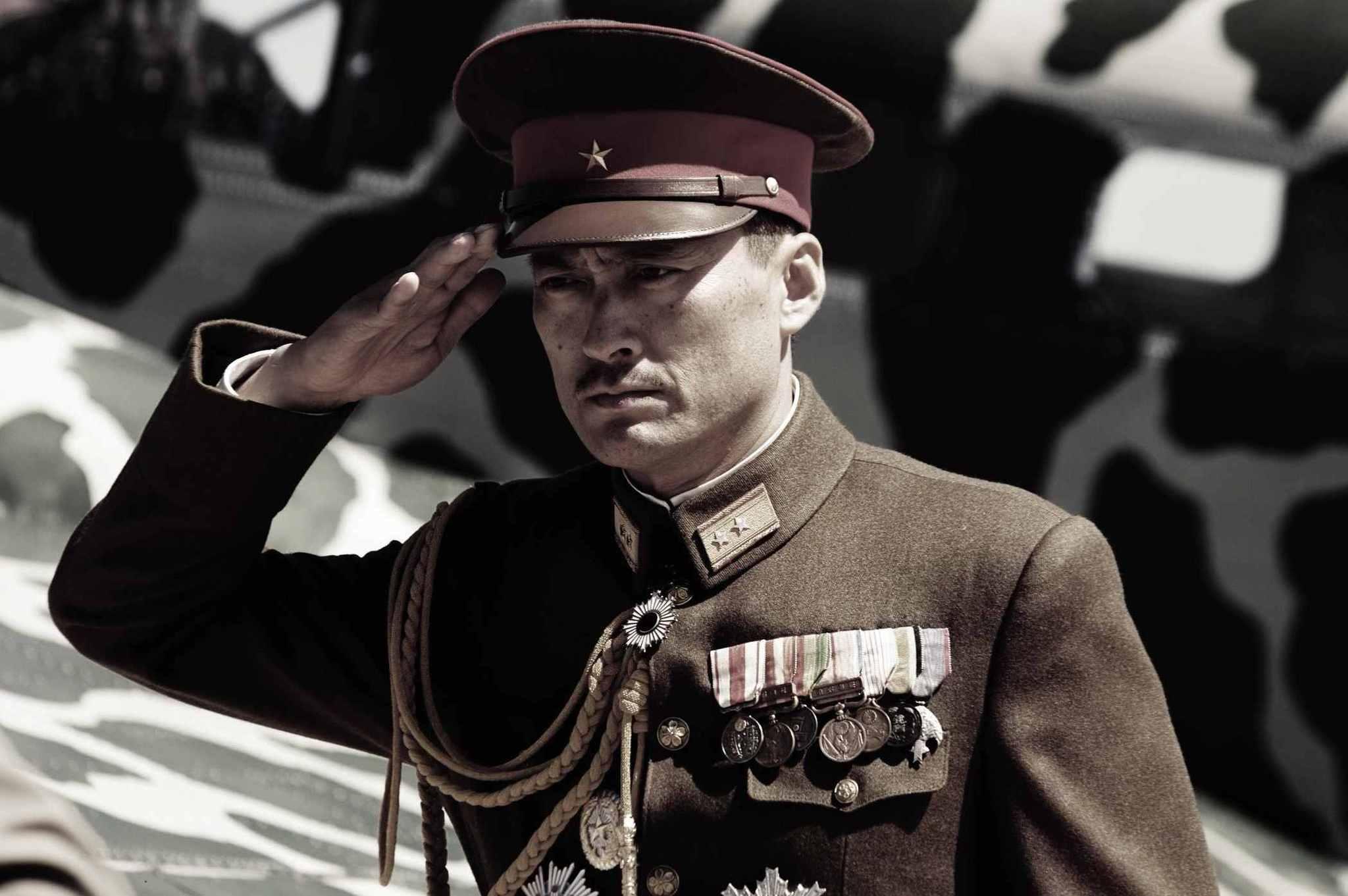 still-of-ken-watanabe-in-scrisori-din-iwo-jima-(2006)-large-picture
