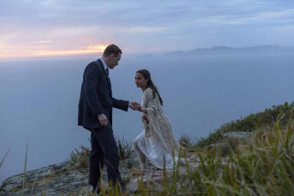 the-light-between-oceans-michael-fassbender-alicia-vikander-rachel-weisz-LBO-15427_1400