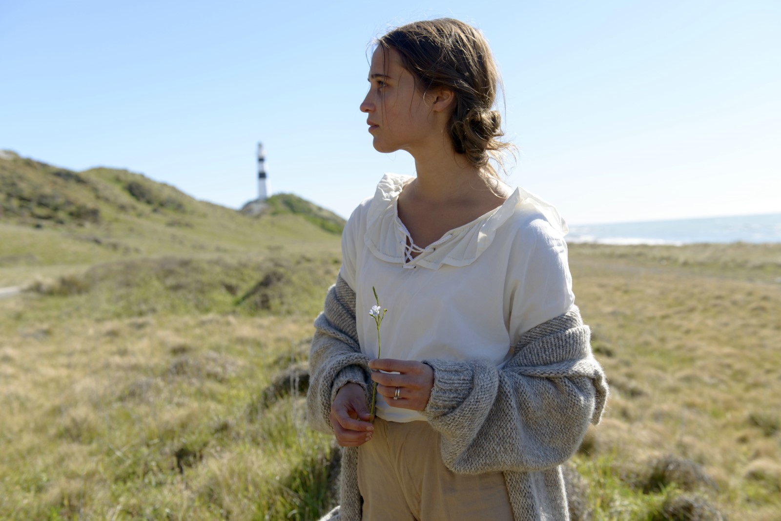 the-light-between-oceans-michael-fassbender-alicia-vikander-rachel-weisz-347768.jpg-r_1920_1080-f_jpg-q_x-xxyxx