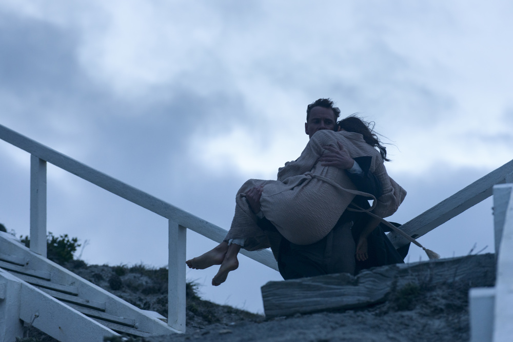THE LIGHT BETWEEN OCEANS