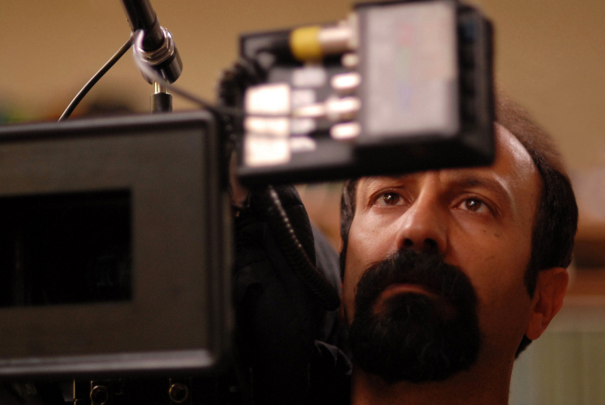 CHARGES MAY APPLY Subject: for ent On 2012-01-19, at 6:18 PM, Teplitsky, Ariel wrote: Left to Right: Simin (Leila Hatami) and (Peyman Moaadi) . Photo by Habib Madjidi ©, Courtesy of Sony Pictures Classics. Simin (Leila Hatami). Photo by Habib Madjidi ©, Courtesy of Sony Pictures Classics Asghar Farhadi (director) on set. Photo by Habib Madjidi ©, Courtesy of Sony Pictures Classics Ariel Teplitsky Movies Editor Toronto Star Twitter: @WhatsOnToronto Separation 2.jpg Separation director photo 2.jpg Separation 1.jpg