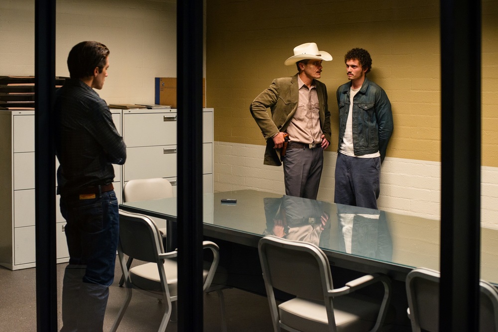 4100_D014_02030_R_CROP (l-r.) Academy Award nominees Jake Gyllenhaal and Michael Shannon star as Tony Hastings and Bobby Andes and Karl Glusman stars as Lou in writer/director Tom Fords romantic thriller NOCTURNAL ANIMALS, a Focus Features release. Credit: Merrick Morton/Focus Features