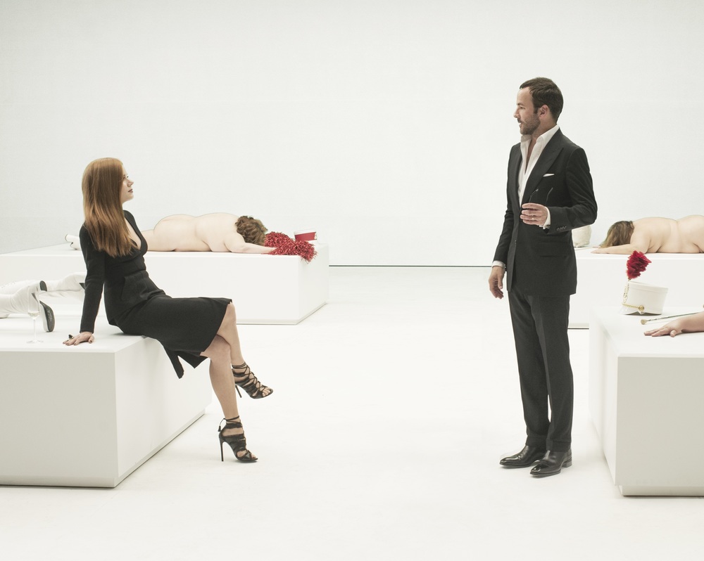 amy-adams-nocturnal-animals-jake-gyllenhaal-michael-shannon-50805_3634a_v4_crop