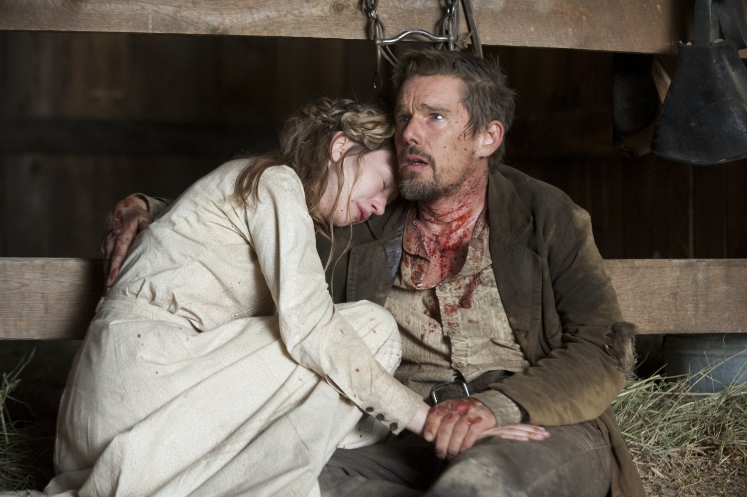 in-a-valley-of-violence-2016-ethan-hawke-taissa-farmiga