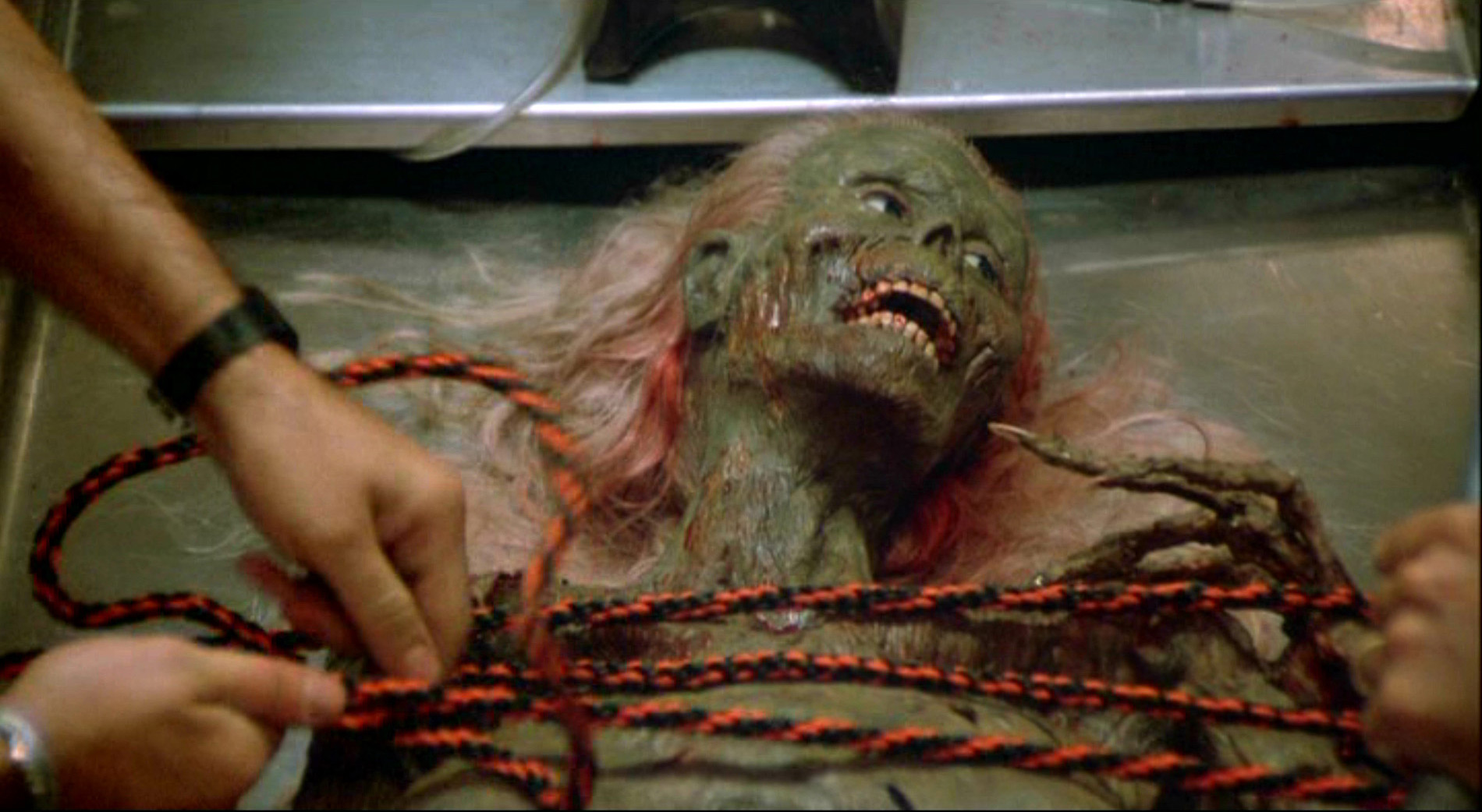 return-of-the-living-dead-1