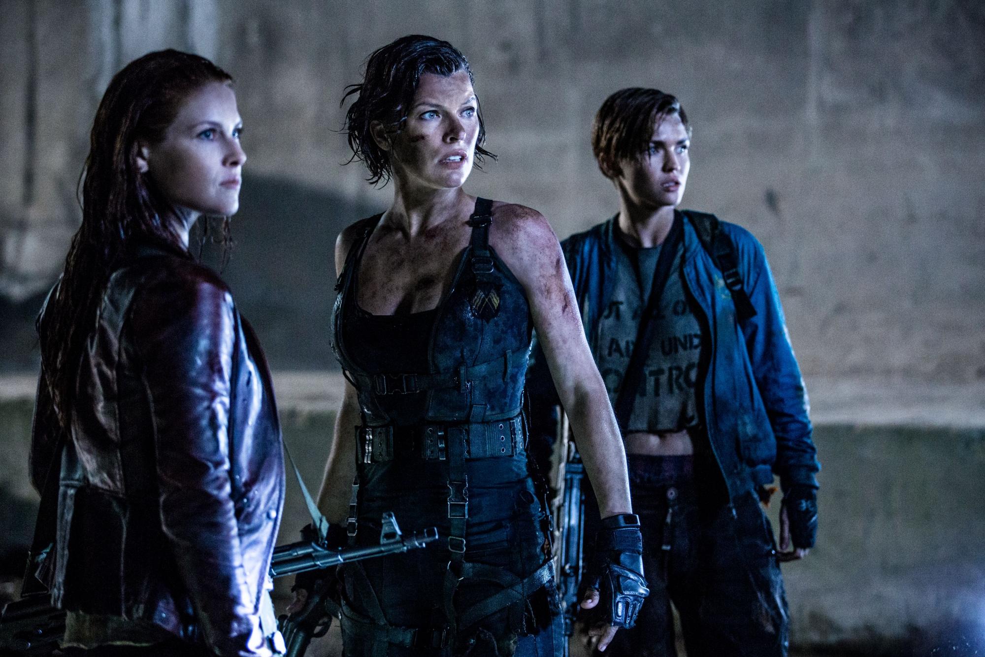Milla Jovovich & Ali Larter Drop New 'Resident Evil' Trailer at NYCC -  Watch Now!: Photo 3780384