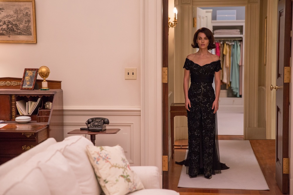 Natalie Portman as "Jackie Kennedy" in JACKIE. Photo by Stephanie Branchu. © 2016 Twentieth Century Fox Film Corporation All Rights Reserved