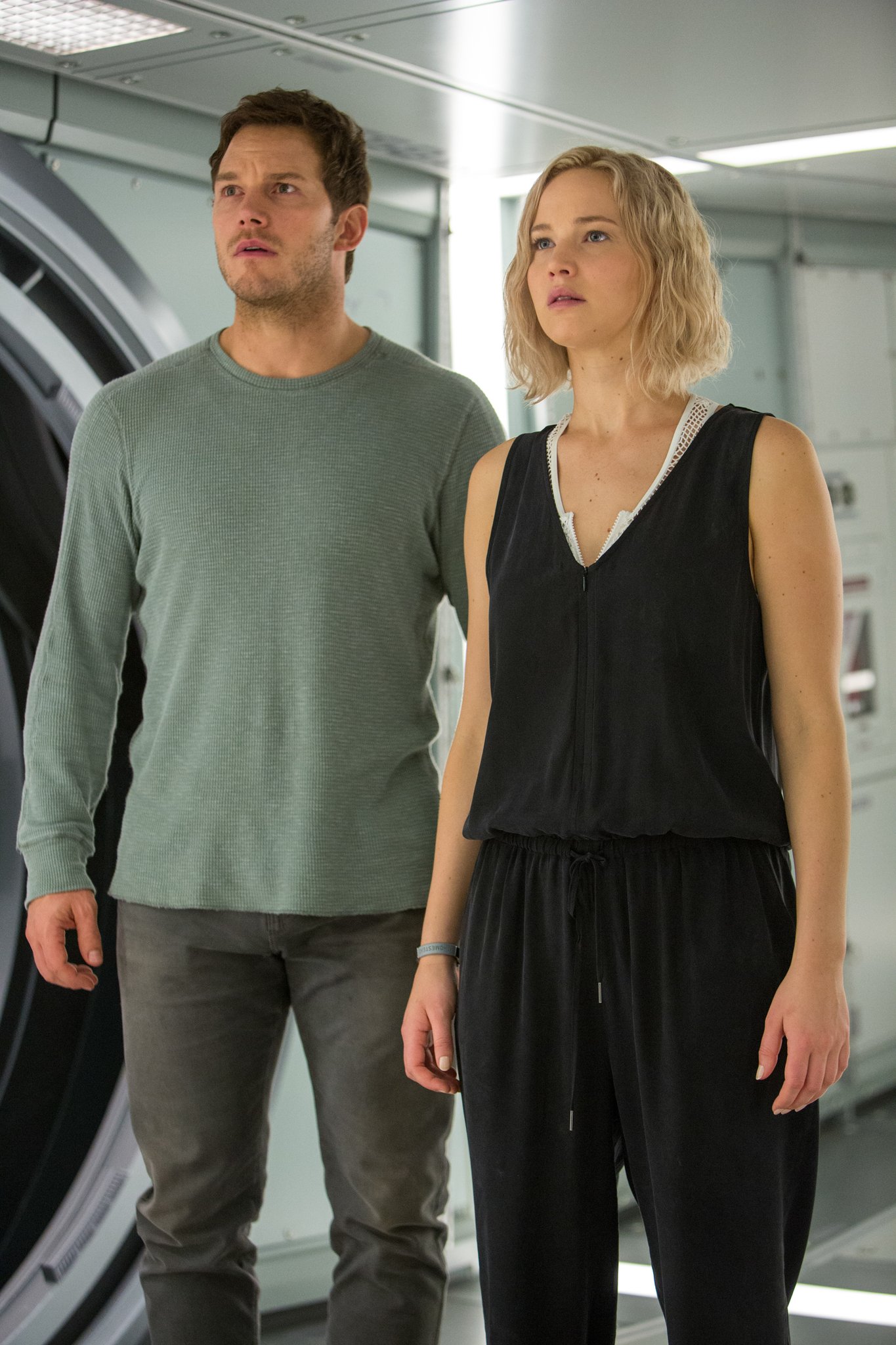 passenger-jennifer-lawrence-chris-pratt-23323