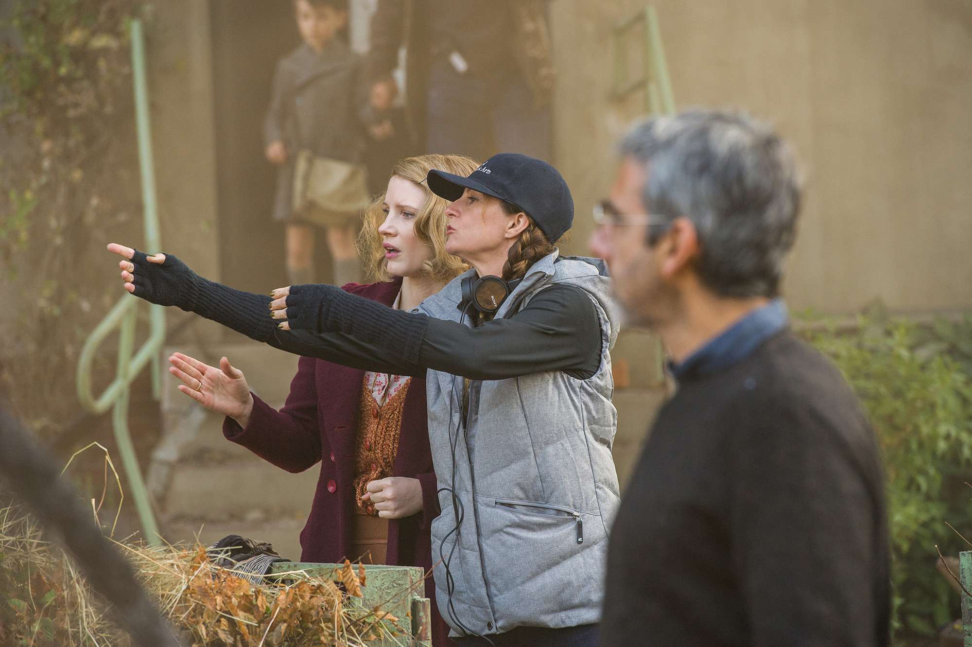 niki-caro-jessica-chastain-the-zookeepers-wife