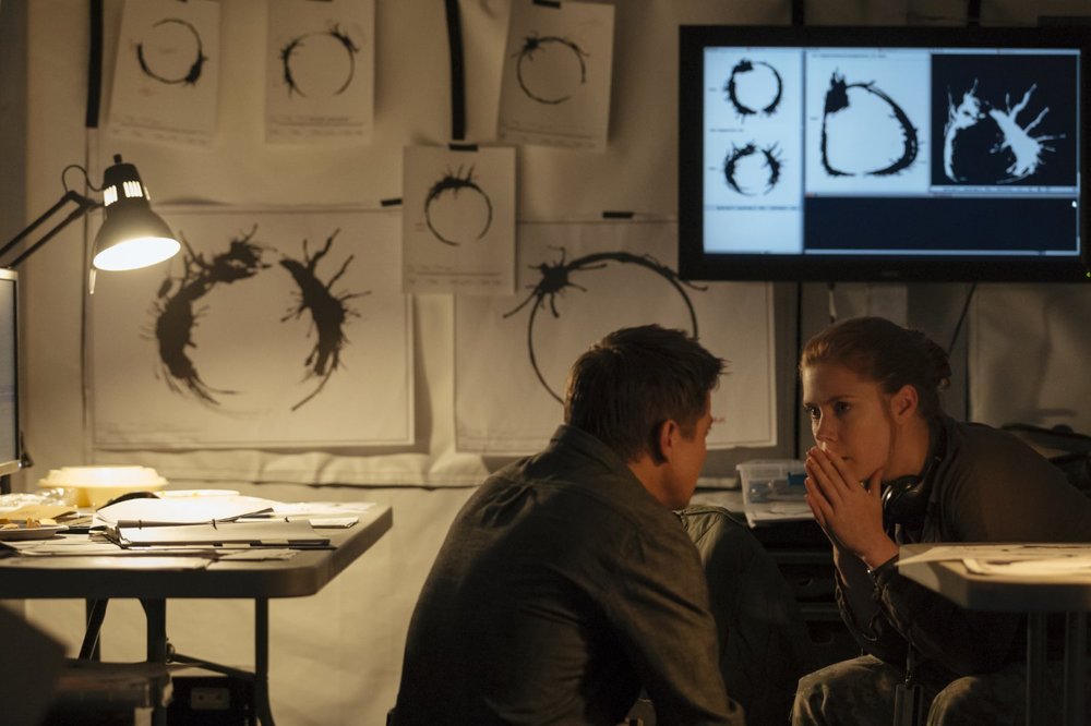 arrival-amy-adams-jeremy-renner-arr46