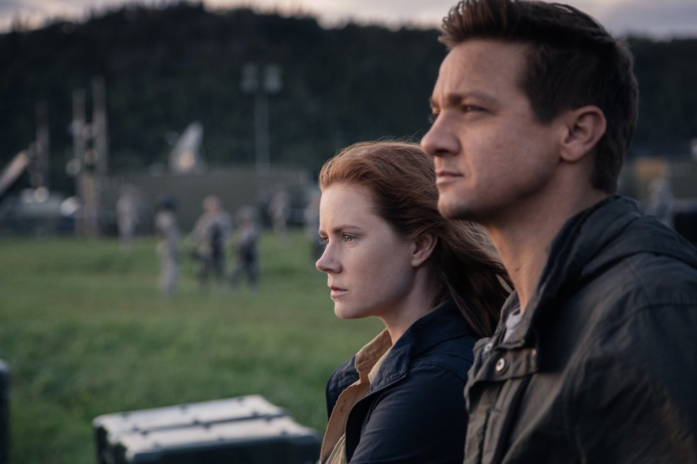 arrival-amy-adams-jeremy-renner-arr38