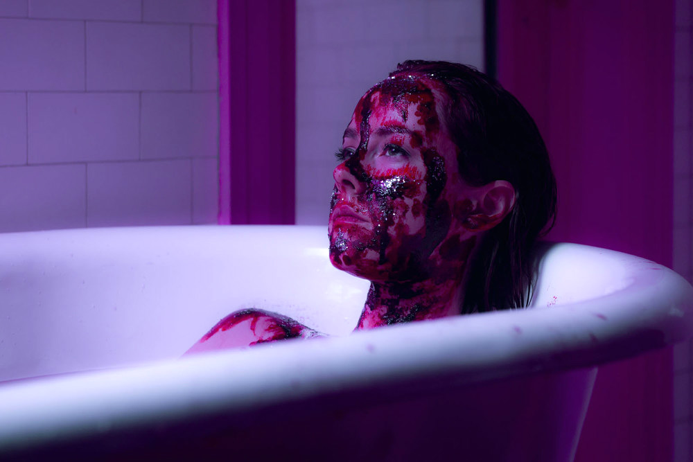 neon-demon-jena-malone