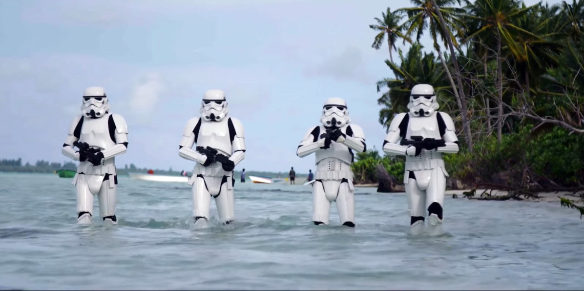 rogue-one-a-star-wars-story-felicity-jones-diego-lun4-09-07-pm