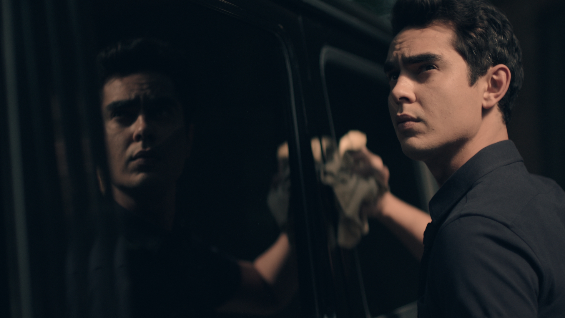 The Handmaid's Tale max-minghella-as-nick