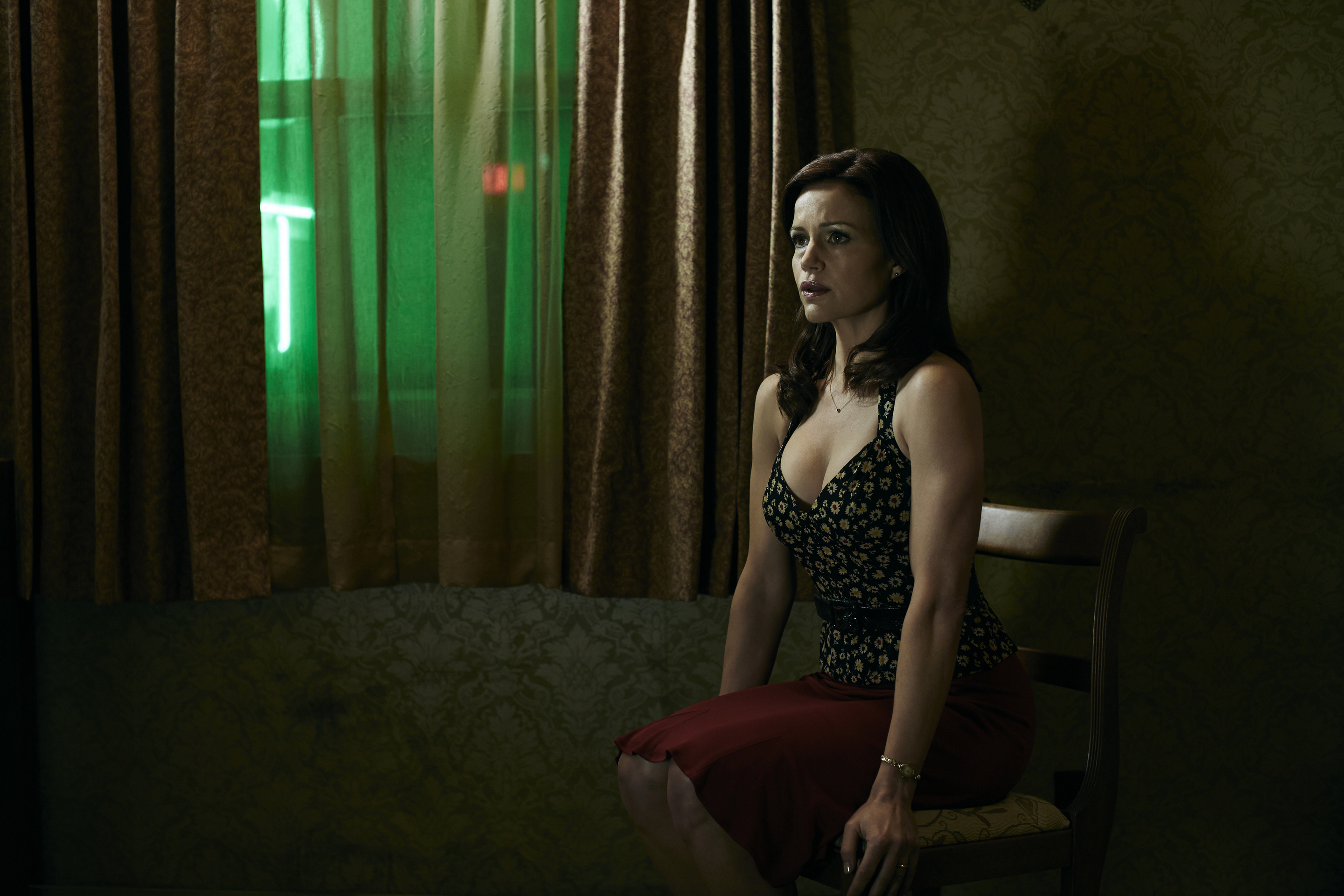 carla-gugino-wayward-pines