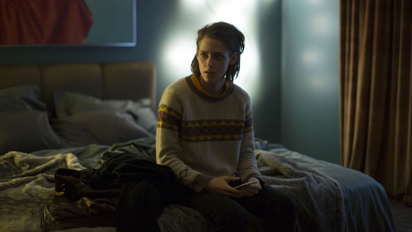 personal-shopper-kristen-stewart-012633-jpg-r_1920_1080-f_jpg-q_x-xxyxx