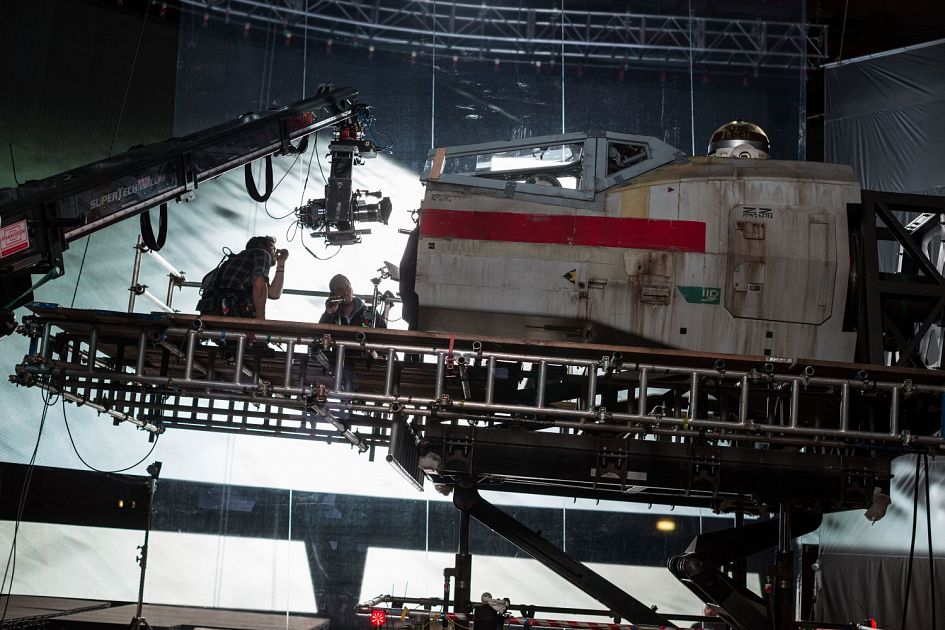 rogue-one-a-star-wars-story-felicity-jones-gareth-edwards-42283-20170101-192711-11