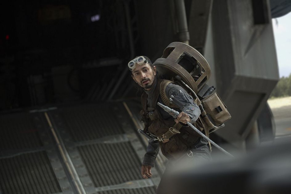 rogue-one-a-star-wars-story-felicity-jones-gareth-edwards-42283-20170101-192336-3