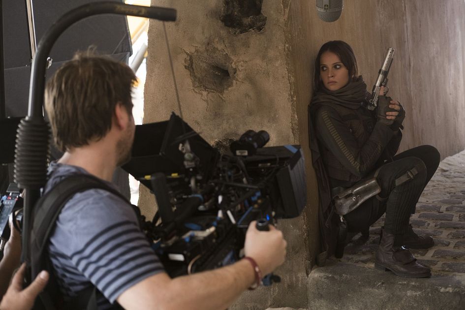 rogue-one-a-star-wars-story-felicity-jones-gareth-edwards-42283-20161213-191915-17