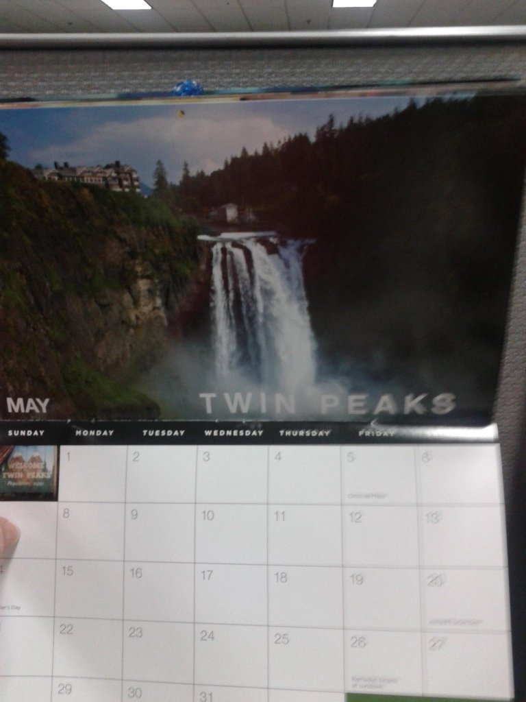 twin-peaks-showtime-calendar-2017-768x1024