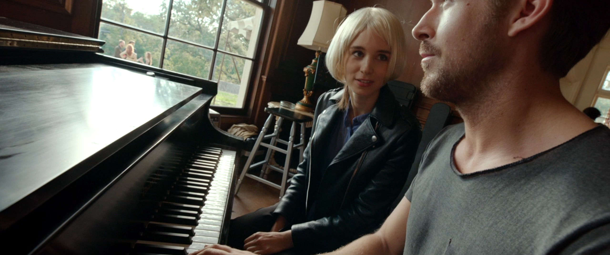 terrence-malick-song-to-song-ryan-gosling-michael-fassbender-rooney-mara-natalie-portman-12