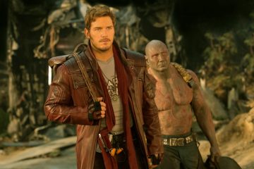 Marvel's Guardians Of The Galaxy Vol. 2..L to R: Star-Lord/Peter Quill (Chris Pratt) and Drax (Dave Bautista)..Ph: Chuck Zlotnick ..© 2016 MVLFFLLC. TM & © 2016 Marvel. All Rights Reserved.