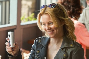 Elizabeth Banks People Like Us