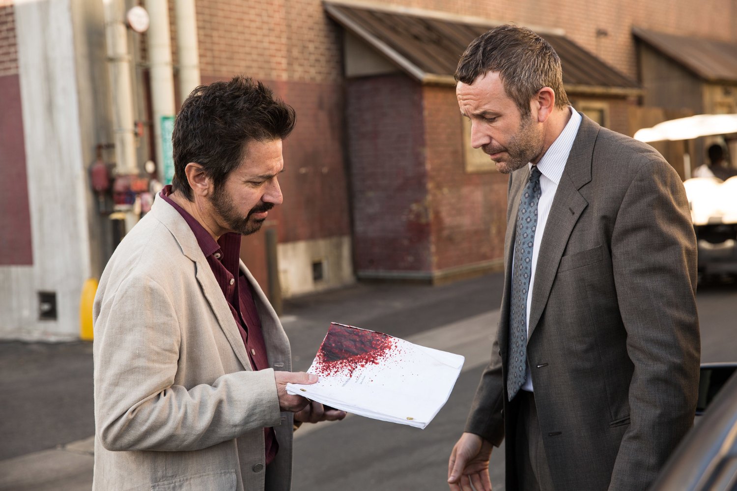 Ray Romano and Chris O'Dowd in Get Shorty (2017)