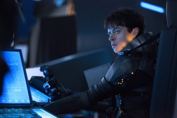 Dane DeHaan stars in Luc Besson's VALERIAN AND THE CITY OF A THOUSAND PLANETS. Credit: Copyright: © 2016 VALERIAN SAS Ð TF1 FILMS PRODUCTION.